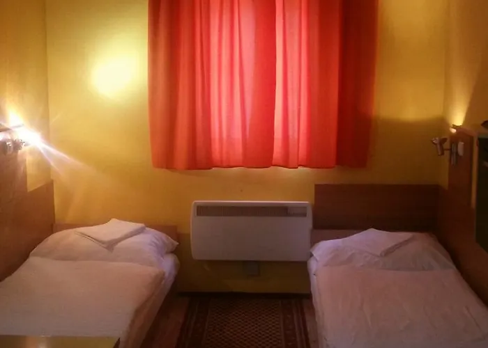 Motel Kis-duna & 2*